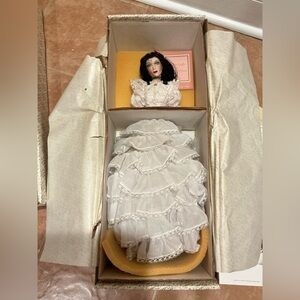 NIB Franklin Mint Gone with the Wind Scarlett Doll, Shipper,Stand & Papers